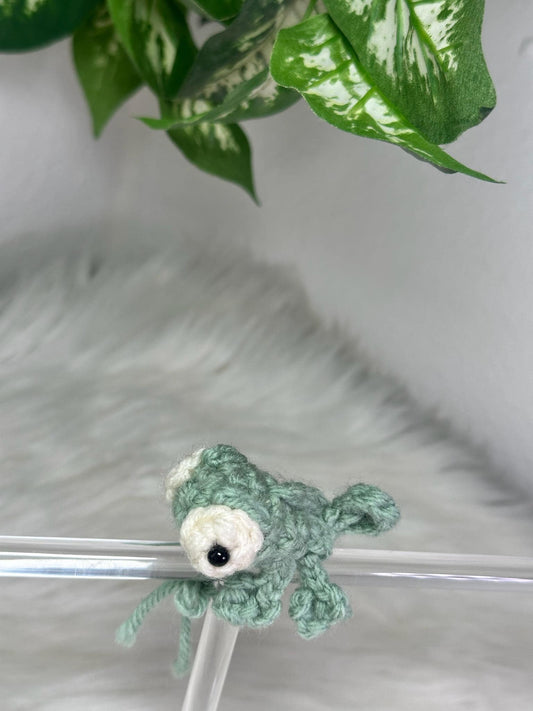 Pascal Chameleon Finger Puppet – Inspired by Tangled